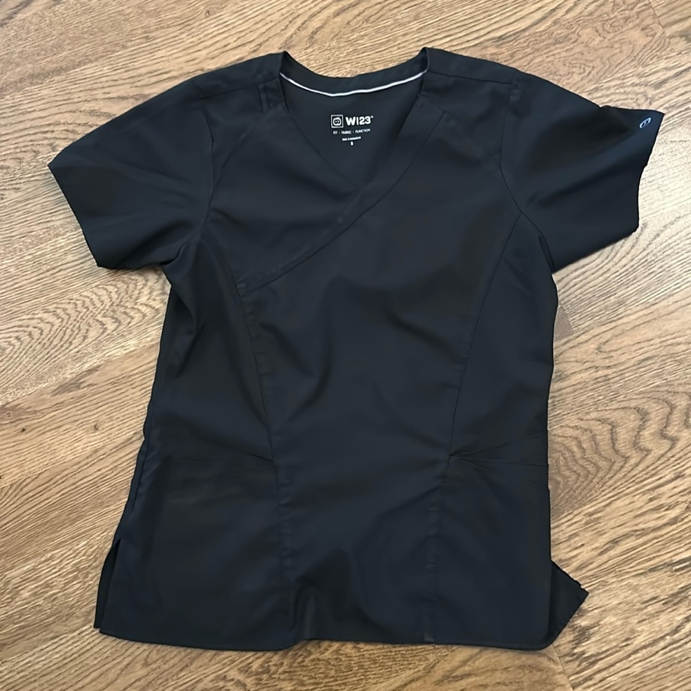 Wink scrub shirt small